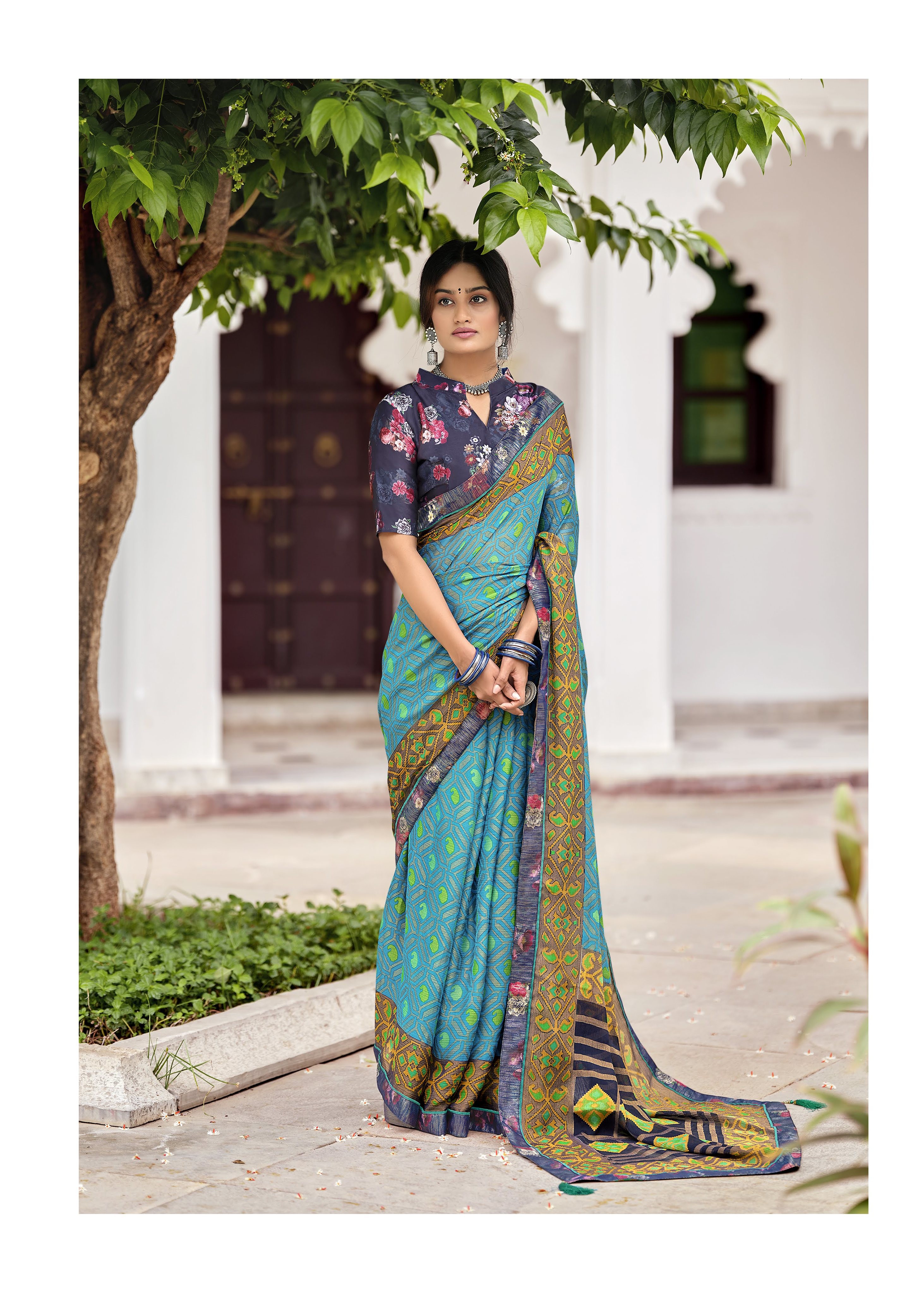 Sarees – Buy Latest Sari Collection Online in India | Craftsvilla - Unseen  Photos Worldwide